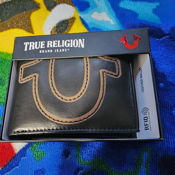 True Religion Black and Tan Leather Wallet - Picture 1 of 11